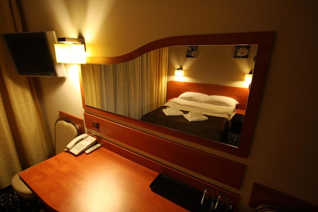 Hotel Orion Sosnowiec Zimmer foto